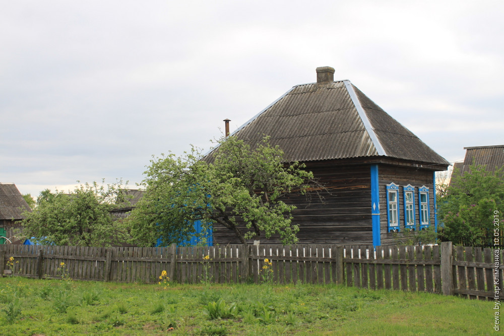 Местачковая забудова Скрыгалава.  вул.Савецкая (цотны  бок)