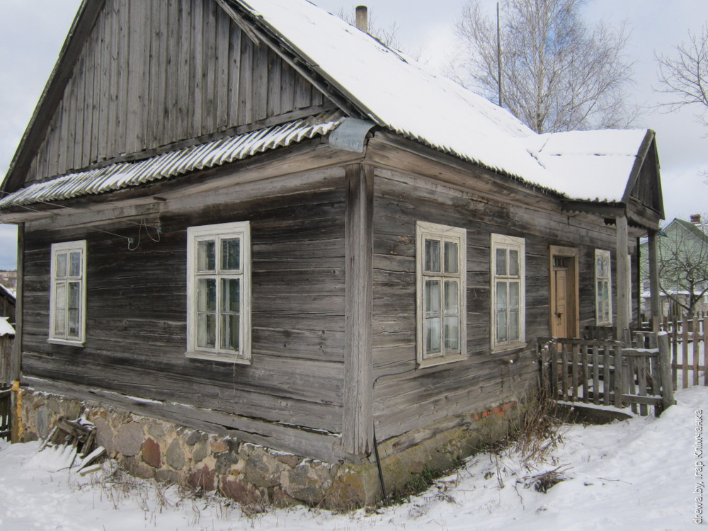 Дзераўная. Забудова на выездзе на в.Дзеражная.